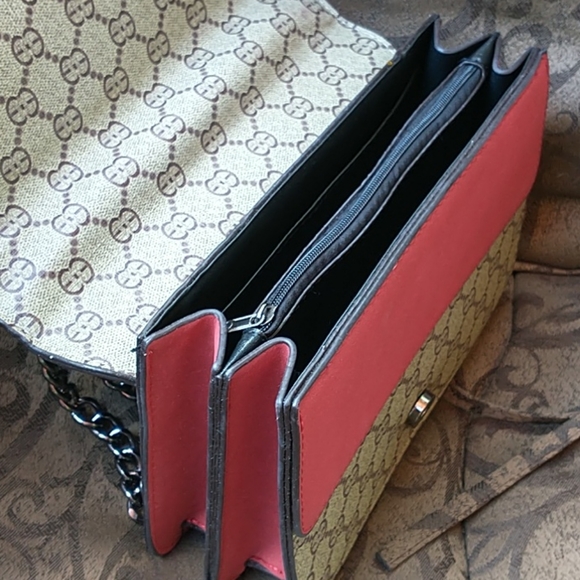 NWOT Gorgeous Convertible Handbag / Crossbody - Picture 8 of 12